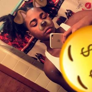 Meet your Posher, Deandra